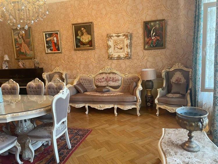 Hostel Castle Kutaisi Eksteriør billede