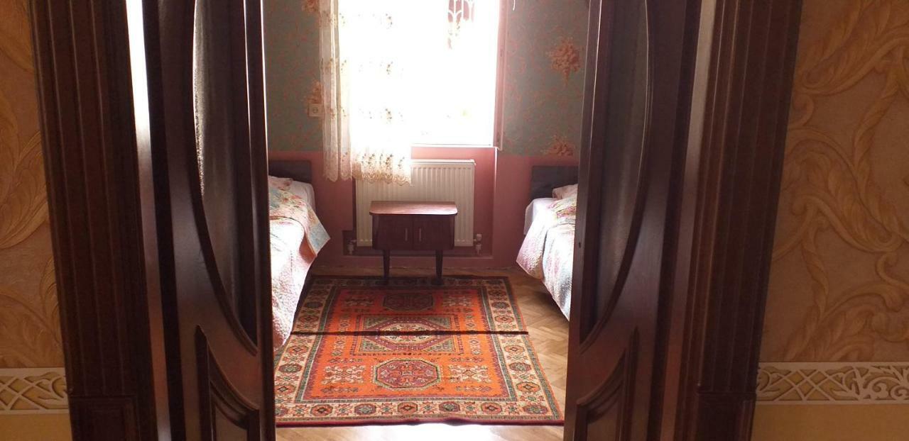 Hostel Castle Kutaisi Eksteriør billede